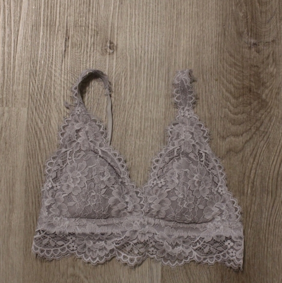 Free w purchase lace bralette - Picture 7 of 7